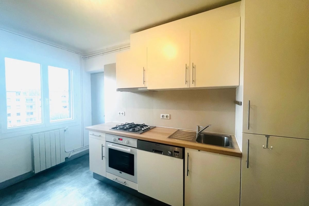 Appartement à louer, 77m², Arles