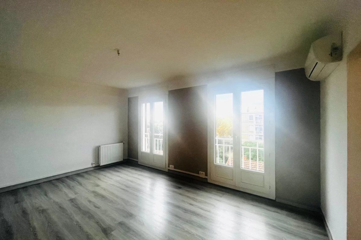 Appartement à louer, 77m², Arles