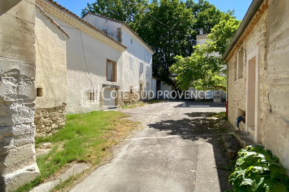 Maison à vendre, 1100m², Pernes-les-Fontaines