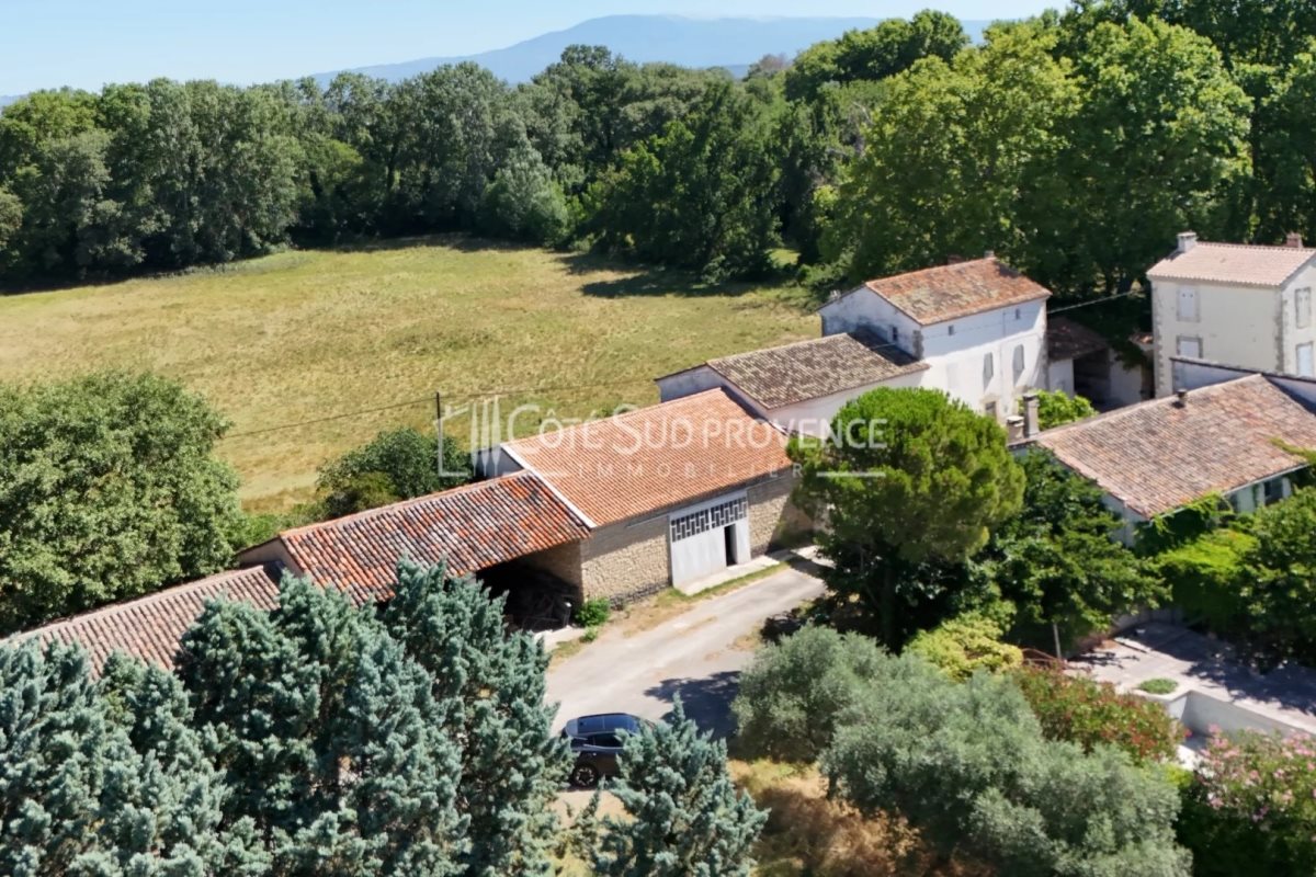 Maison à vendre, 1100m², Pernes-les-Fontaines