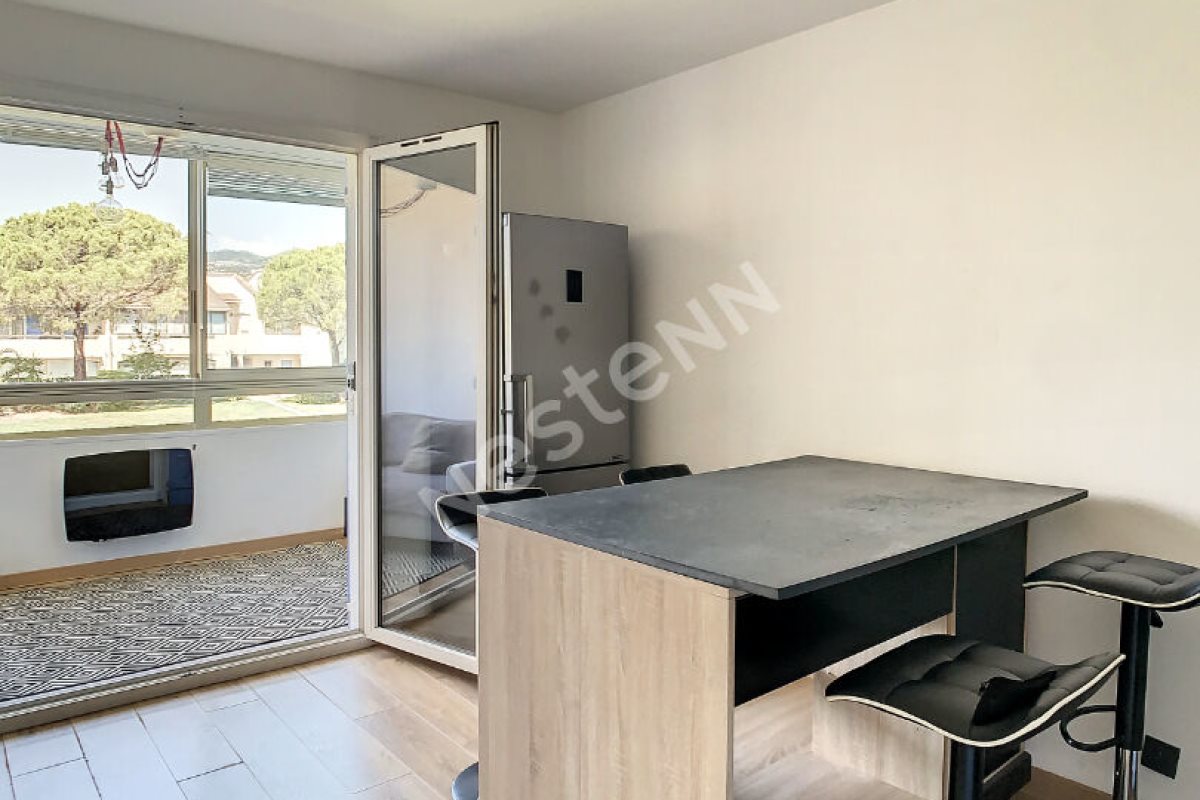 Appartement à louer, 35m², Mandelieu-la-Napoule