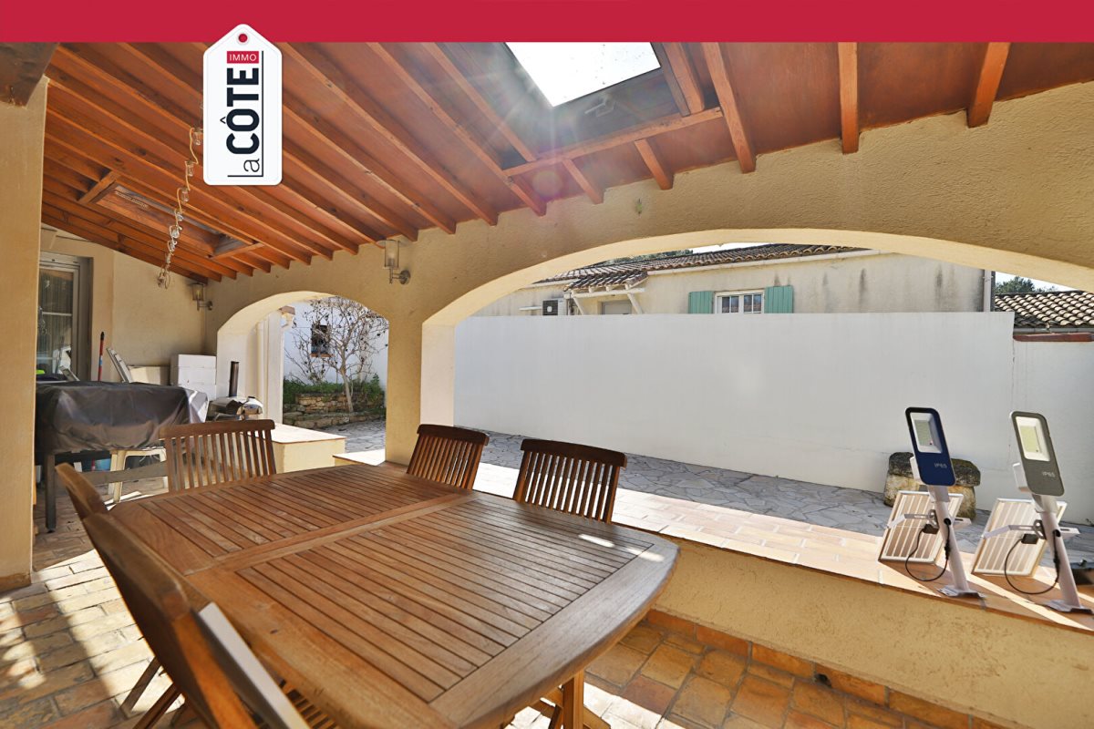 Maison à vendre, 116m², Saint-Mitre-les-Remparts