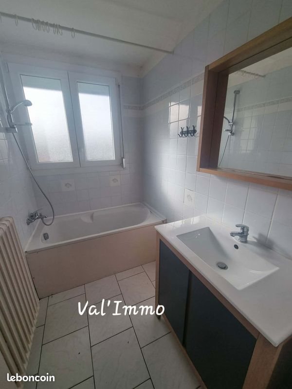 Maison à louer, 71m², Valcourt