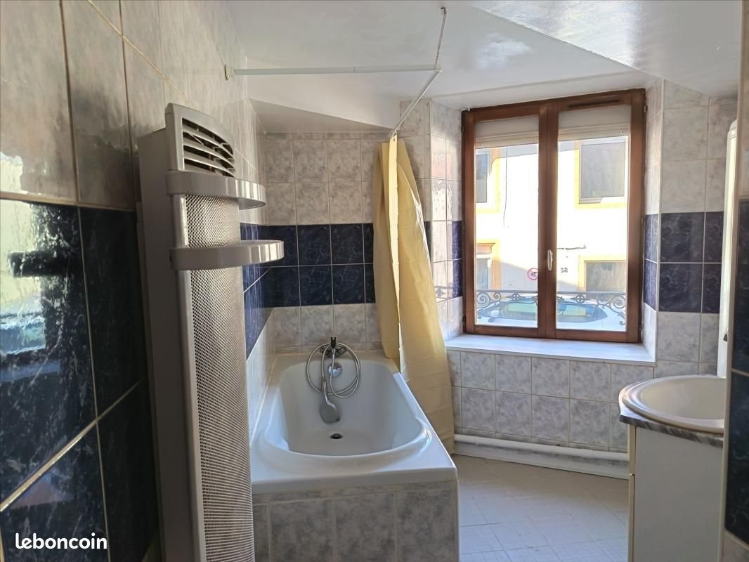 Appartement à louer, 77m², Pont-Saint-Vincent