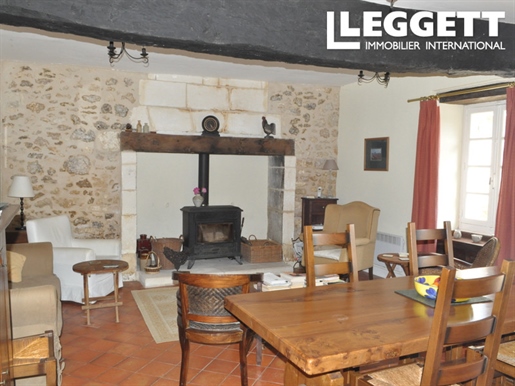Charming detached stone farmhouse in delightful hamlet 5 minutes from Brantôme by car.