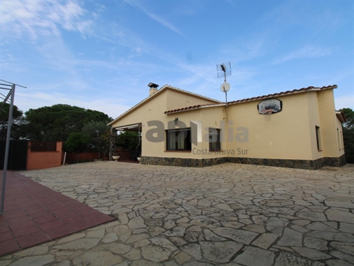 Charming 6 bedroom house in Aiguaviva in Vidreres