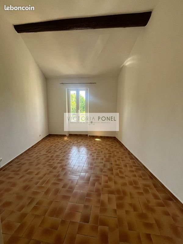 Appartement à louer, 52m², La Crau