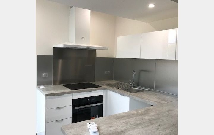 Appartement à louer, 93m², Nîmes