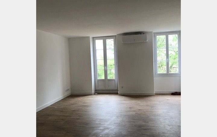 Appartement à louer, 93m², Nîmes