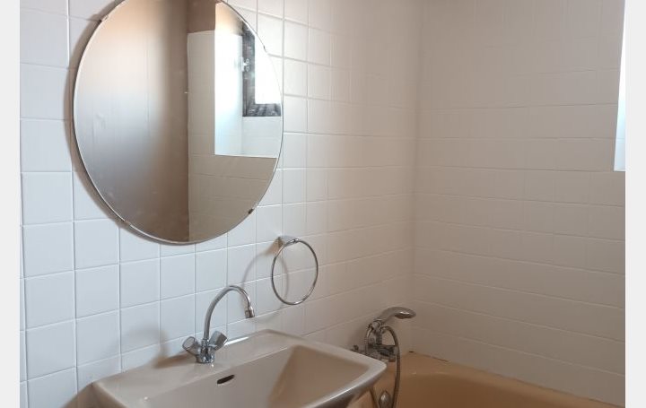 Appartement à louer, 41m², Nîmes