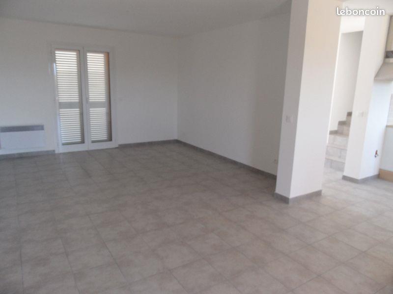 Maison à louer, 120m², Aléria