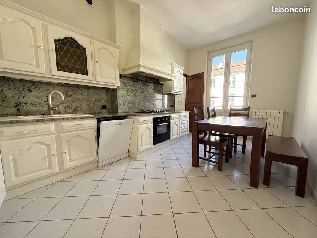 Appartement à louer, 107m², Saint-Etienne