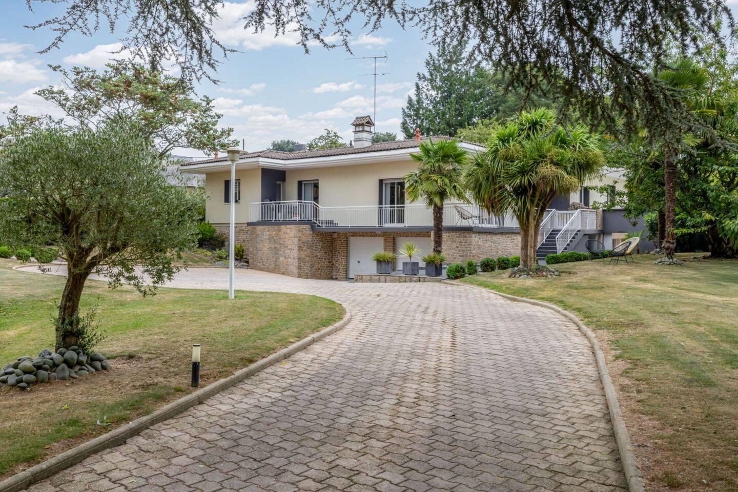 Maison à vendre, 286m², Vezin-le-Coquet