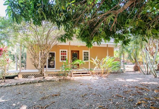 Luxury House for sale in Stann Creek District