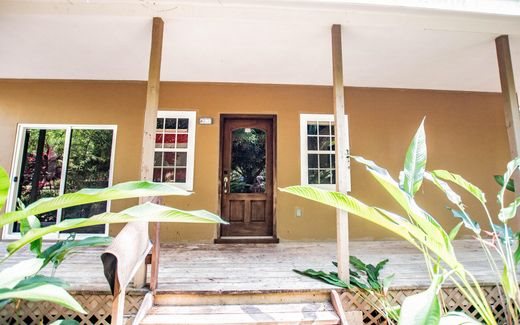 Luxury House for sale in Stann Creek District