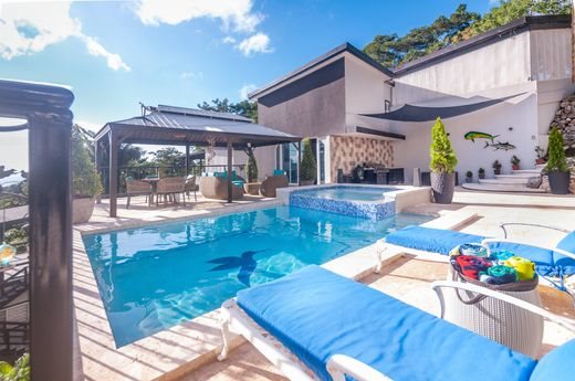 6 bedroom luxury Detached House for sale in Roatán, Honduras