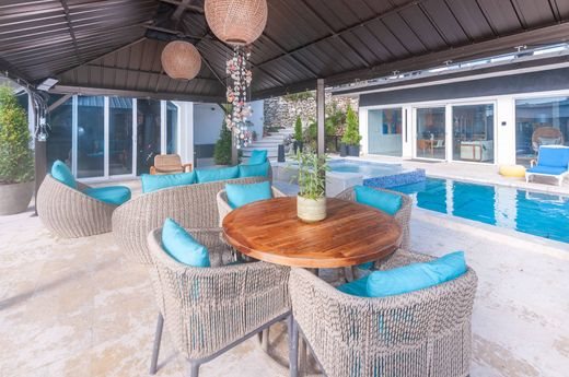 6 bedroom luxury Detached House for sale in Roatán, Honduras