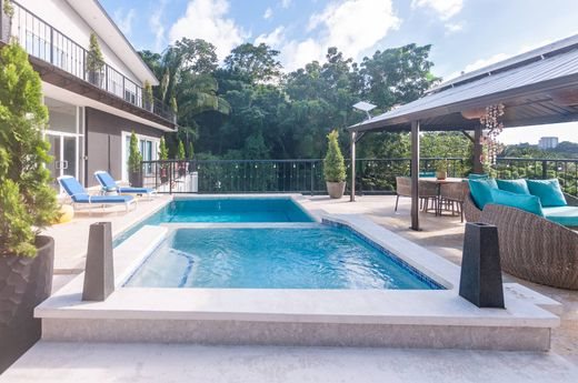 6 bedroom luxury Detached House for sale in Roatán, Honduras