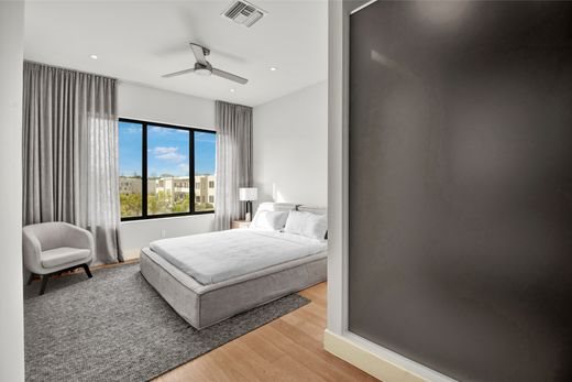 3 room luxury Townhouse for sale in F1 Westend Love Beach, Nassau, New Providence District