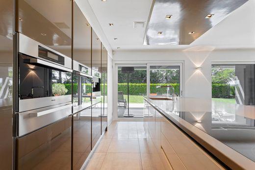 5 bedroom luxury Detached House for sale in Avry-sur-Matran, Switzerland