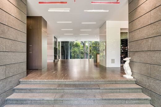 Luxury 4 bedroom Detached House for sale in Toronto, Canada
