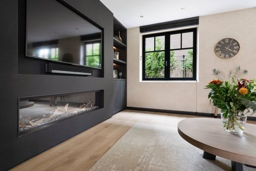 7 room luxury Villa for sale in Oleanderlaan, Badhoevedorp, Gemeente Haarlemmermeer, North Holland