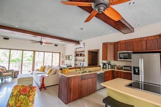 2 bedroom luxury House for sale in Stann Creek District, Belize