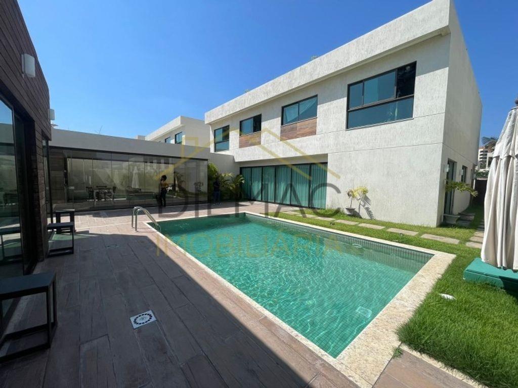 4 room luxury House for sale in Talatona, Luanda Province