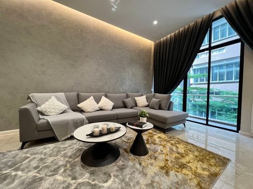 4 room luxury House for sale in Jalan U-Thant, Kuala Lumpur, Wp. Kuala Lumpur