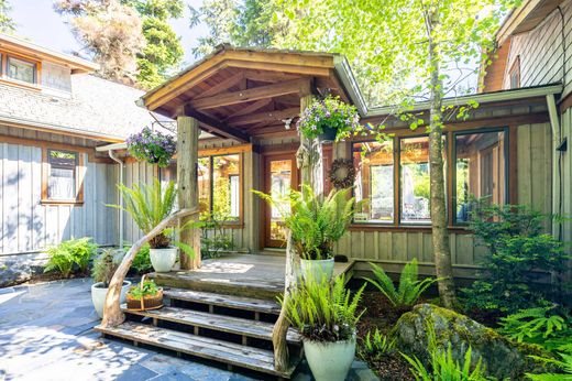 Luxury 5 bedroom Detached House for sale in Tofino, Canada