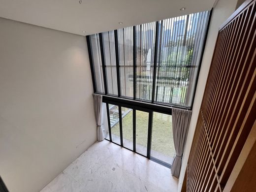 4 bedroom luxury mansion for sale in Jalan U-Thant, Kuala Lumpur, Wp. Kuala Lumpur