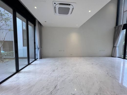 4 bedroom luxury mansion for sale in Jalan U-Thant, Kuala Lumpur, Wp. Kuala Lumpur