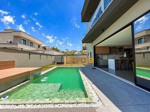 5 room luxury Villa for sale in São José dos Campos, São Paulo