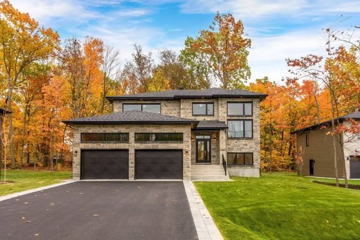 Luxury 4 bedroom Detached House for sale in Notre-Dame-de-l'Île-Perrot, Quebec