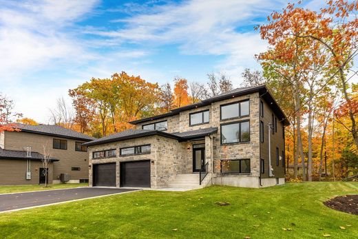 Luxury 4 bedroom Detached House for sale in Notre-Dame-de-l'Île-Perrot, Quebec