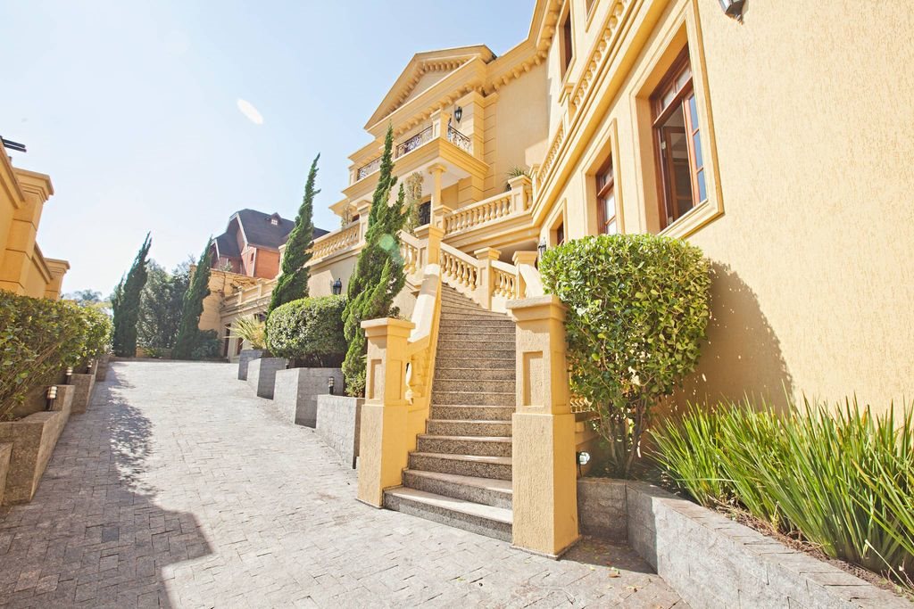 4 bedroom luxury House for sale in São Paulo