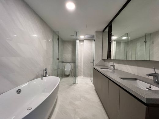 4 bedroom luxury penthouse for sale in Klcc, Kuala Lumpur, Wp. Kuala Lumpur