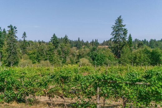 4 bedroom exclusive farmhouse for sale in Nanaimo, Canada