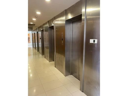 3 room luxury Apartment for sale in Luanda, Luanda Province