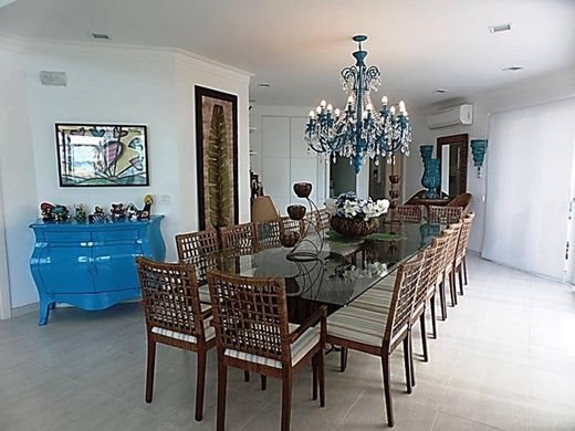 5 bedroom luxury Flat for sale in Bertioga, São Paulo