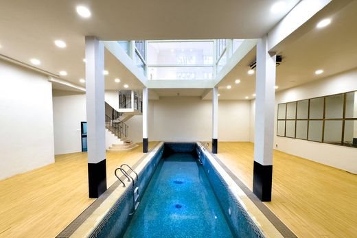 Luxury 10 bedroom Detached House for sale in Singapore