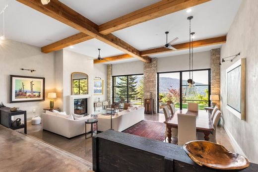 Luxury Detached House for sale in Vernon, Canada