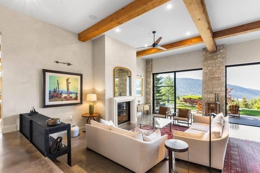 Luxury Detached House for sale in Vernon, Canada