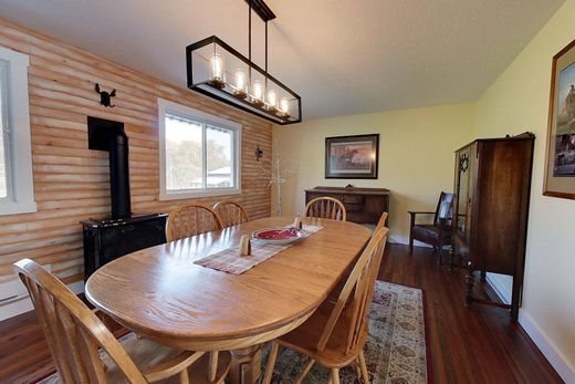 Luxury 5 bedroom Detached House for sale in Fraser Lake, Canada