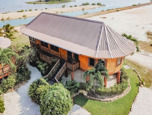 3 bedroom luxury House for sale in Stann Creek District, Belize