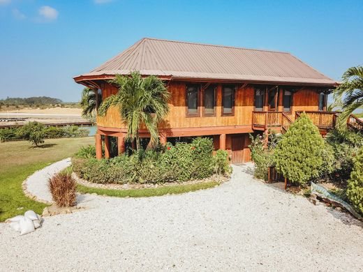 3 bedroom luxury House for sale in Stann Creek District, Belize
