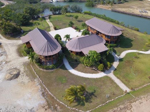 3 bedroom luxury House for sale in Stann Creek District, Belize