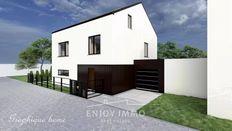 7 room luxury House for sale in Strassen, Canton de Luxembourg