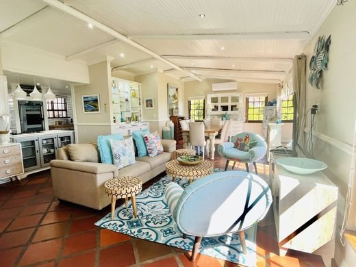 6 room luxury Detached House for sale in Sedgefield, South Africa