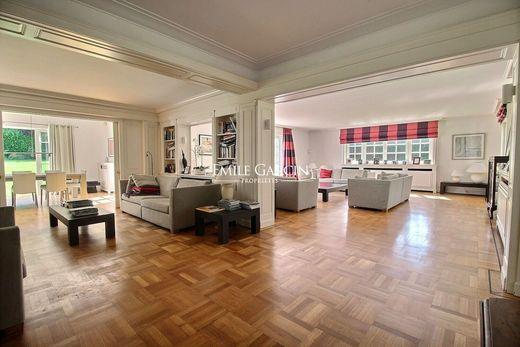 14 room luxury House for sale in Sint-Genesius-Rode, Belgium
